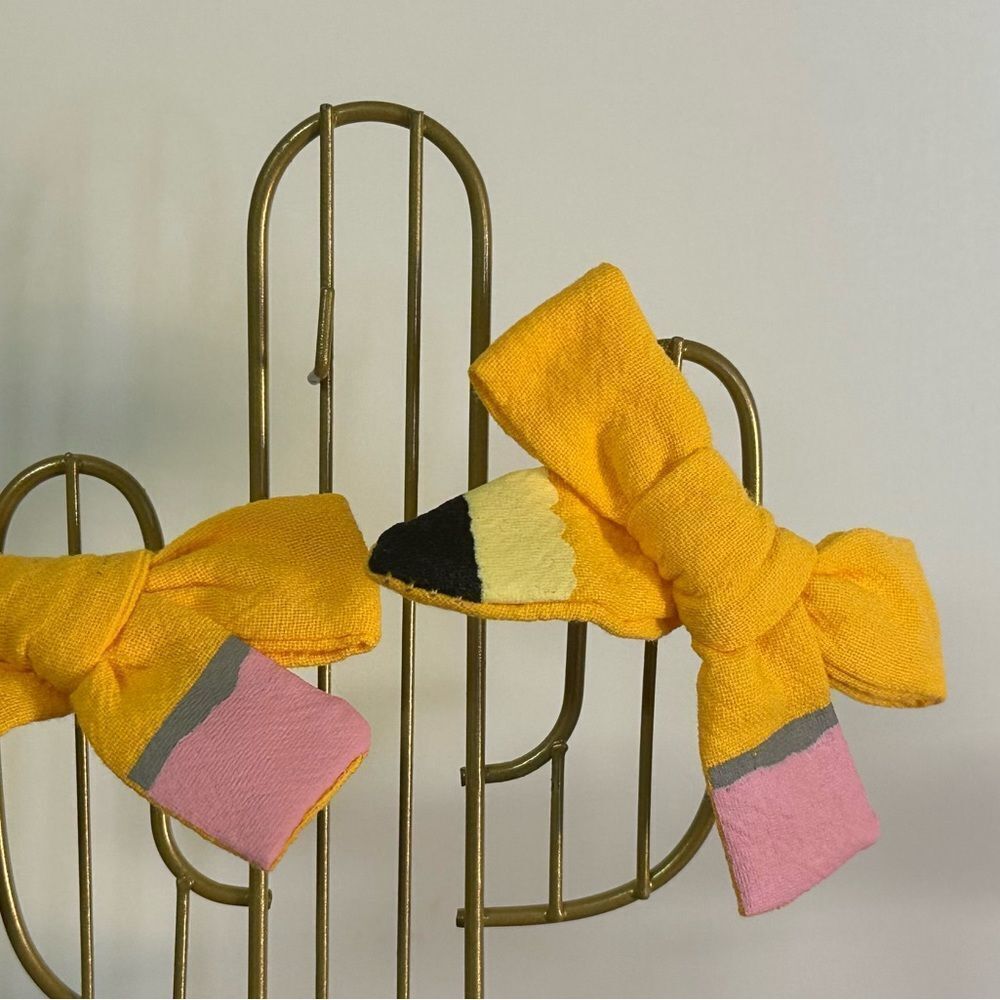 Hair clips ​